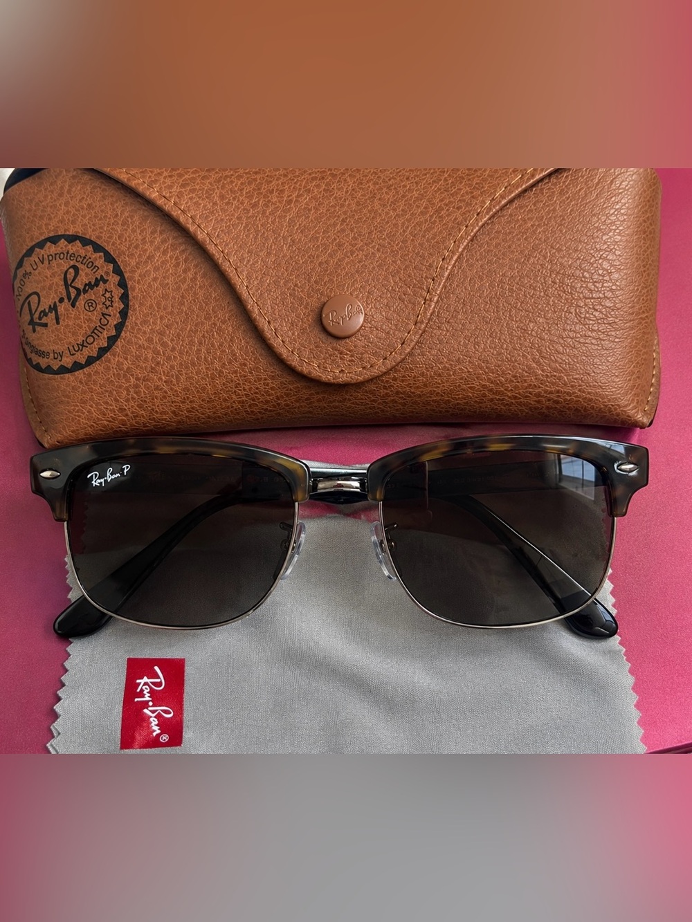 Ray-Ban Brown Tortoiseshell Sunglasses with Brown Case